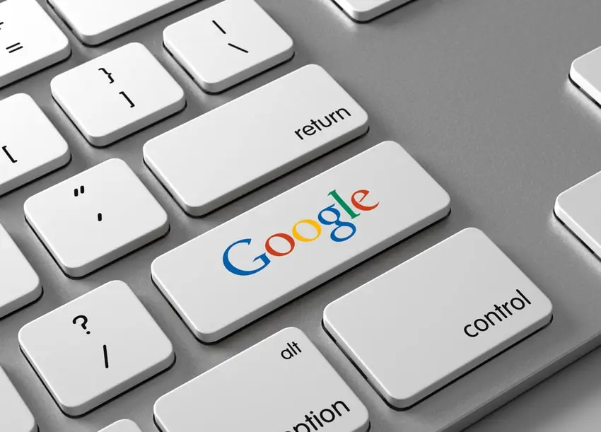 teclado con una tecla con el logo de Google